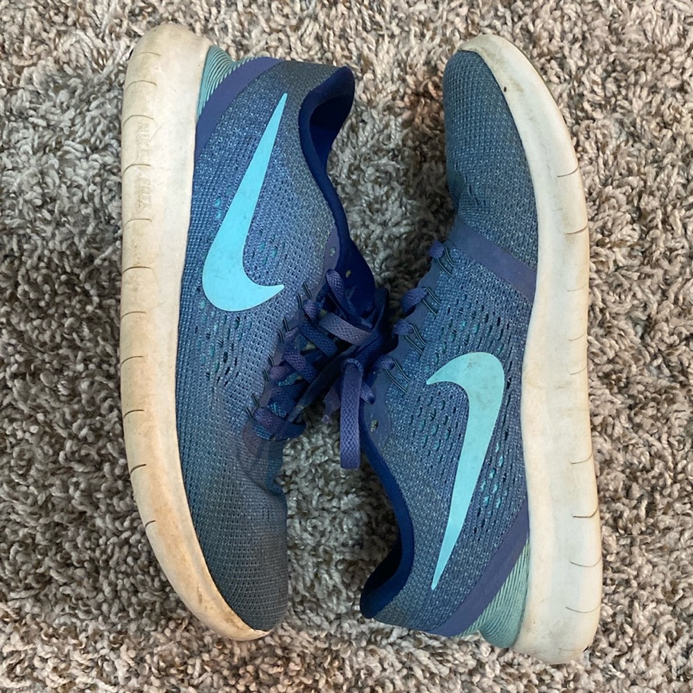 Nike Women’s Free Run Tennis Shoes